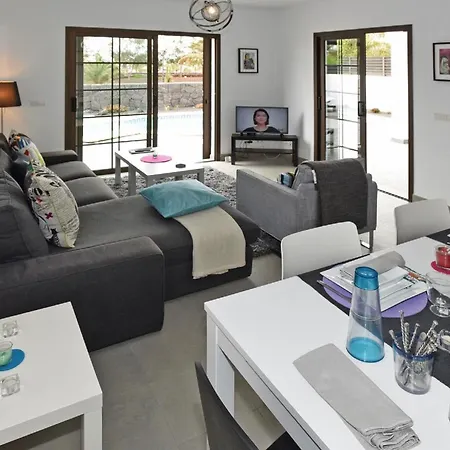Ferienhaus Mit Privatpool Fur 6 Personen Ca 157 Qm In Costa Teguise, Lanzarote Gemeinde Teguise Ferienhaus Costa Teguise
